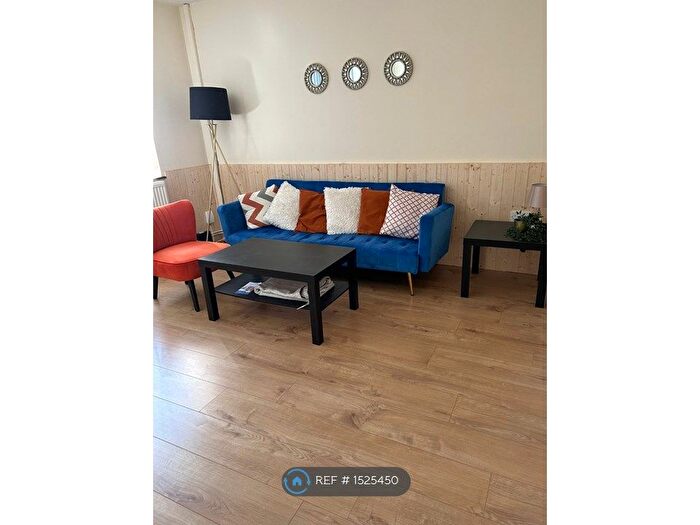 3 Bedroom Semi-Detached House To Rent In Heathcote Road, Whitnash, Leamington Spa, CV31