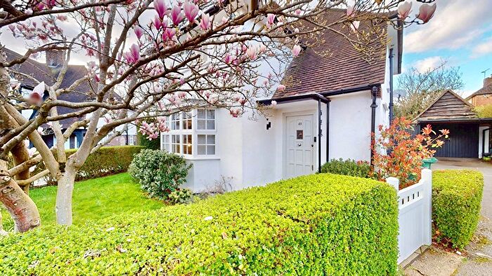 3 Bedroom Detached House For Sale In Brookland Rise, Hampstead Garden Suburb, NW11