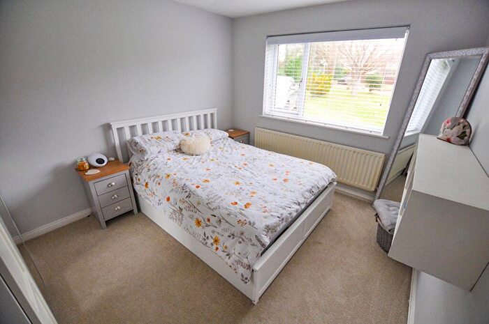 2 Bedroom Bungalow For Sale In Hilltop Close, Ferndown, BH22