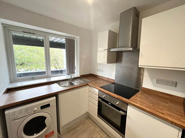 1 Bedroom Apartment To Rent In West Parade Apartments, Halifax, HX1