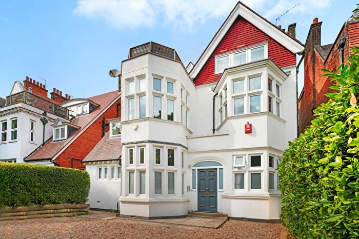 2 Bedroom Apartment To Rent In Shepherds Hill, N6