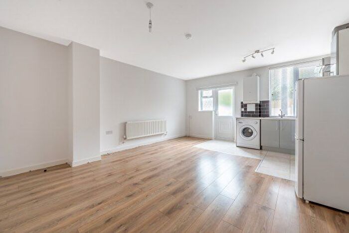 1 Bedroom Flat To Rent In - Homesdale Road, Bromley, BR1