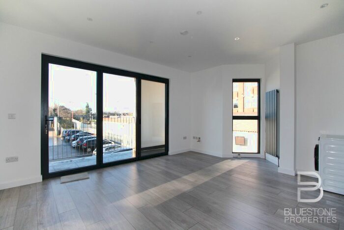 2 Bedroom Flat To Rent In Woodcote Road, Wallington, SM6