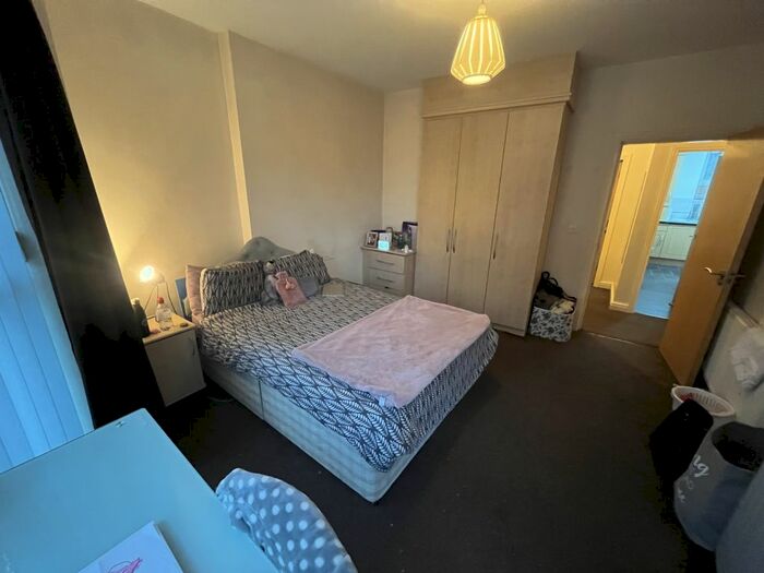 3 Bedroom Flat To Rent In Bed – Wilbraham Road, Fallowfield, M14