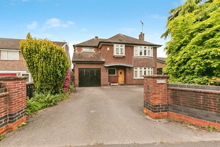 4 Bedroom Detached House For Sale In Holly Road, Uttoxeter, ST14