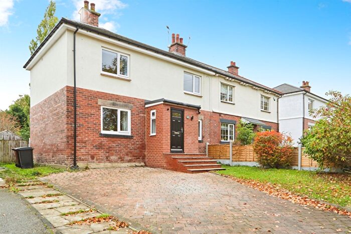 3 Bedroom Semi-Detached House For Sale In Stanhope Drive, Horsforth, Leeds, LS18