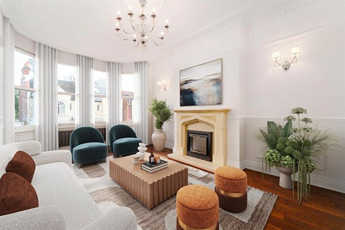 3 Bedroom Flat To Rent In Sutherland Villas, Drayton Road, London, W13