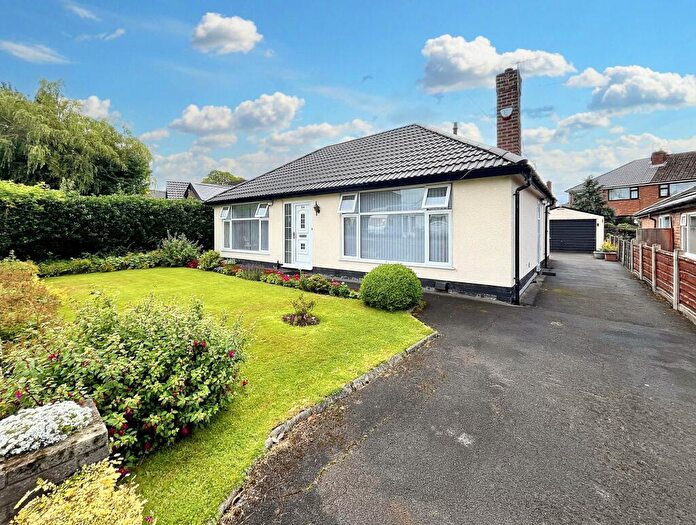3 Bedroom Detached House For Sale In Langdale Drive, Bury, BL9