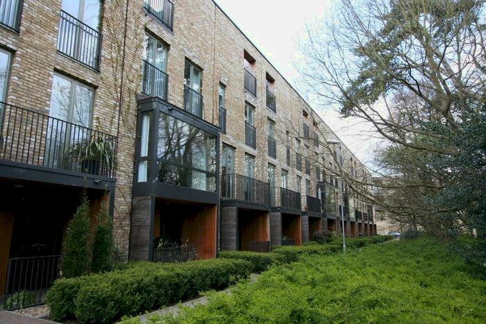 4 Bedroom Detached House To Rent In Aberdeen Avenue, Cambridge, CB2