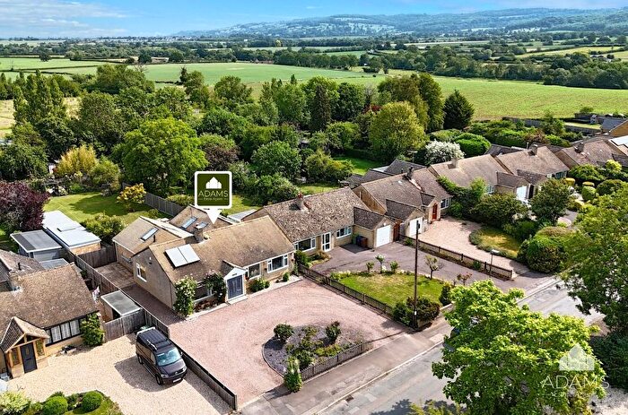 4 Bedroom Detached Bungalow For Sale In Becketts Lane, Greet, Cheltenham, GL54