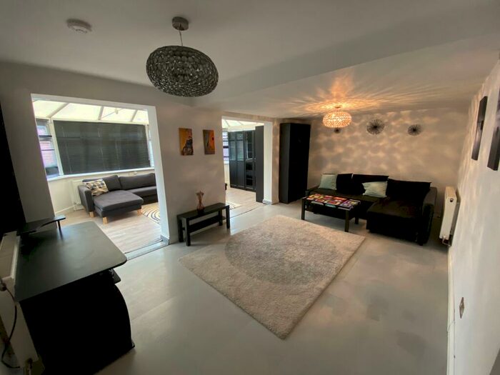 4 Bedroom House To Rent In Firs Road, Sale, M33