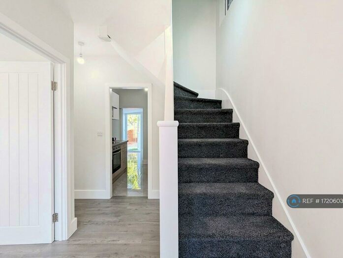 4 Bedroom Semi-Detached House To Rent In Greenfield Street, Waltham Abbey, EN9