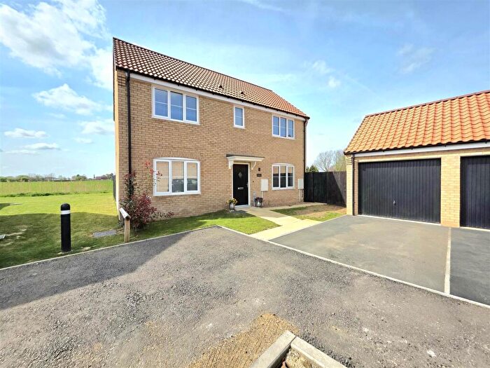 3 Bedroom Detached House For Sale In Hartfil Street, Donington, PE11