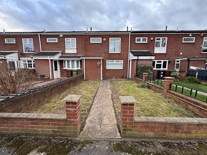 3 Bedroom Terraced House For Sale In Lanchester Way, Birmingham, B36