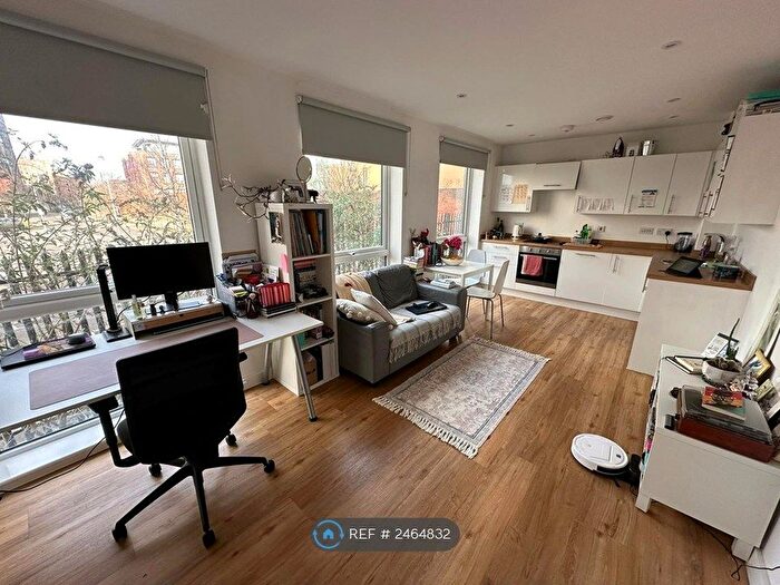 1 Bedroom Flat To Rent In Eastbank Tower, Manchester, M4