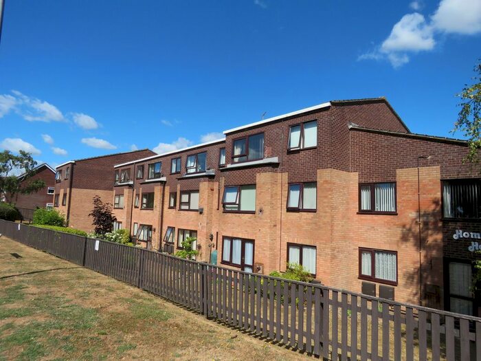 1 Bedroom Flat To Rent In Homecliffe House, Lymington Road, Highcliffe, BH23