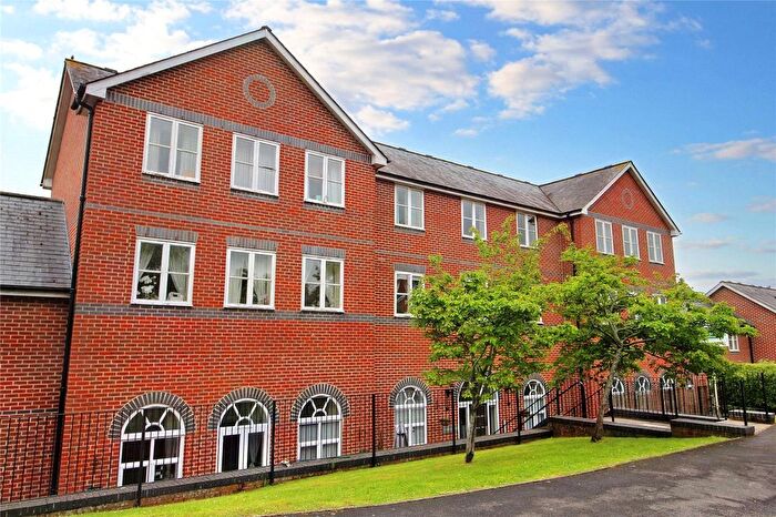 2 Bedroom Flat For Sale In Cardinal Mews, Vestry Close, Andover, Hampshire, SP10