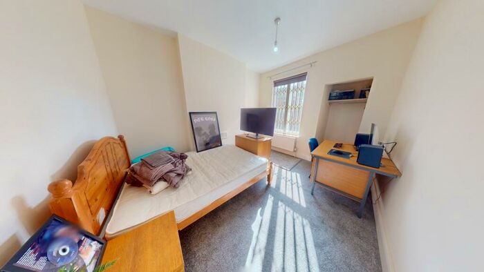 6 Bedroom Semi-Detached House To Rent In Burford Road, Nottingham, NG7