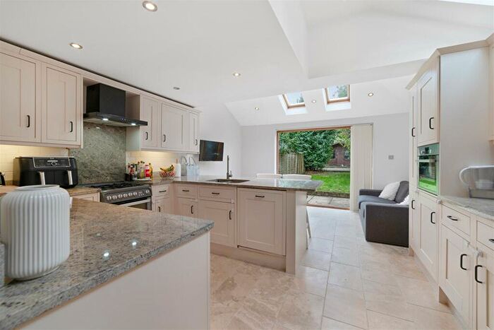 2 Bedroom End Of Terrace House For Sale In Elm Road, Windsor, SL4