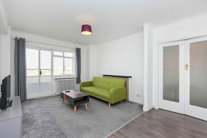 1 Bedroom Flat To Rent In Harrow Lodge, St. John's Wood Road, NW8