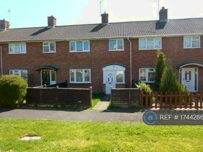 3 Bedroom Terraced House To Rent In Stag Hill, Basingstoke, RG22
