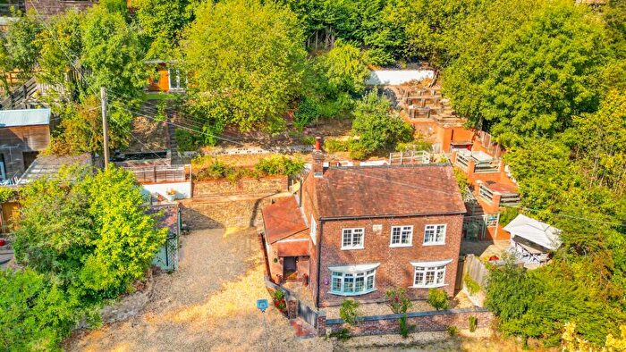 3 Bedroom Detached House For Sale In Cleobury Road, Bewdley, DY12