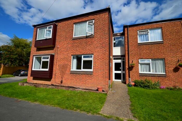 2 Bedroom Flat To Rent In Clay Lane, Wendover, Aylesbury HP22