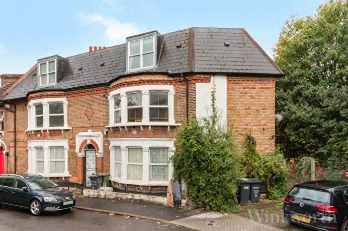 2 Bedroom Apartment To Rent In Trundleys Road, London, SE8