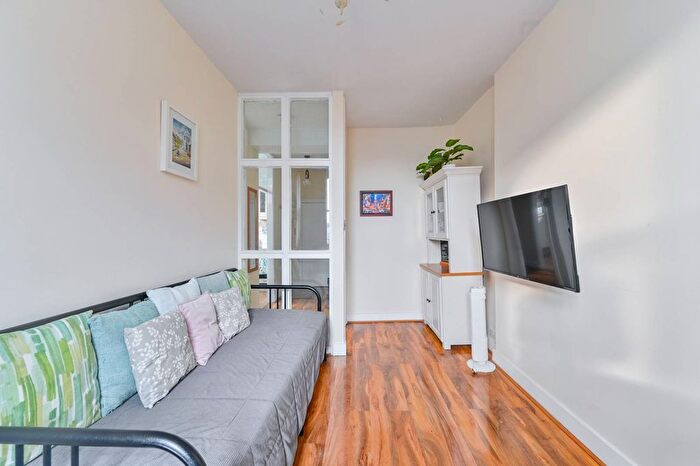 1 Bedroom Flat To Rent In Flat, Battersea, London, SW11