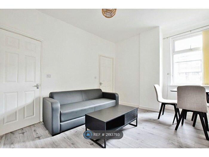 4 Bedroom Terraced House To Rent In Crondall Street, Manchester, M14