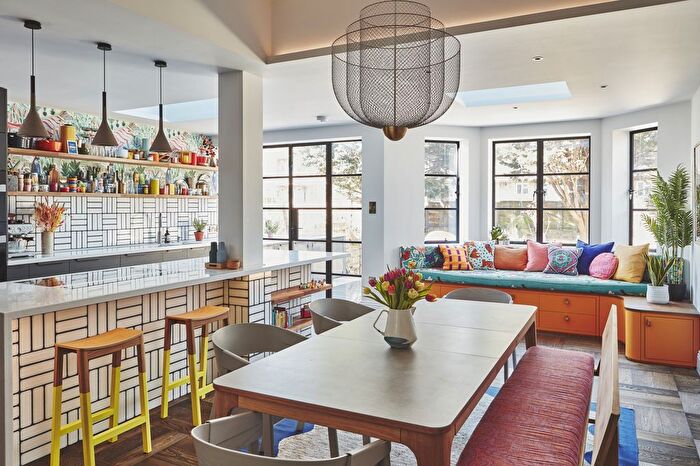 5 Bedroom Semi Detached House For Sale In Wickham Gardens, London, SE4