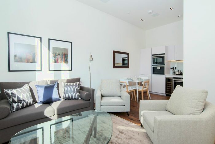 2 Bedroom Flat To Rent In Roman House, Wood Street, Barbican, EC2Y