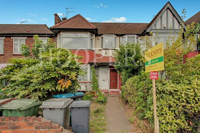 2 Bedroom Property To Rent In Neasden Lane North, London, NW10