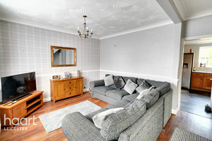 3 Bedroom Semi-Detached House For Sale In Averil Road, Leicester, LE5