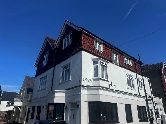 1 Bedroom Flat To Rent In Seaside, Eastbourne, BN22