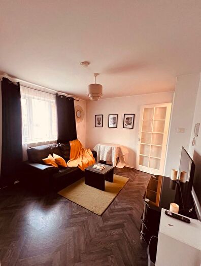 1 Bedroom Flat To Rent In Express Drive, Ilford, IG3