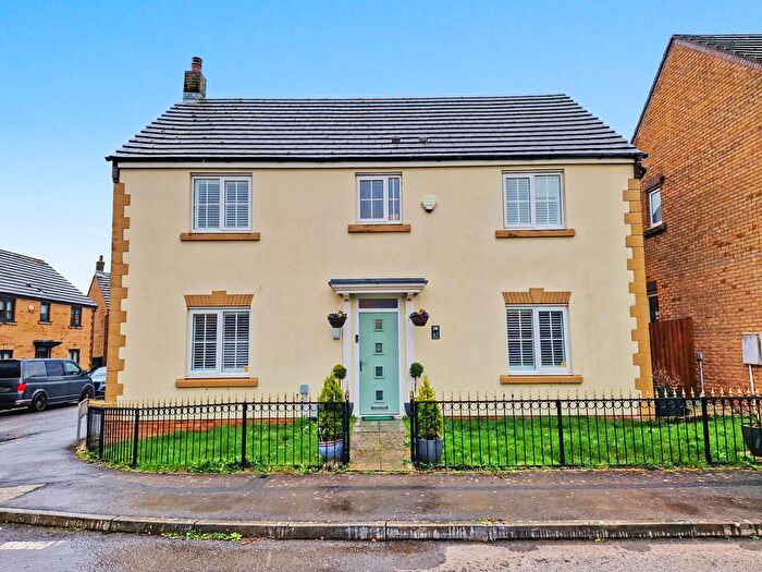 4 Bedroom Detached House For Sale In Heol Y Cwrt, North Cornelly, CF33