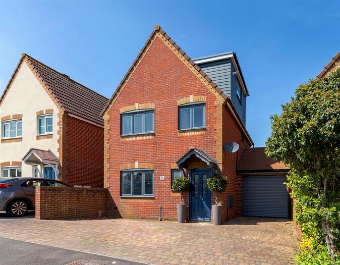 4 Bedroom Property To Rent In Seaview Road, Cowes, PO31