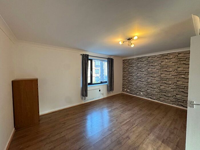 1 Bedroom Flat To Rent In Spring Close, Dagenham, RM8