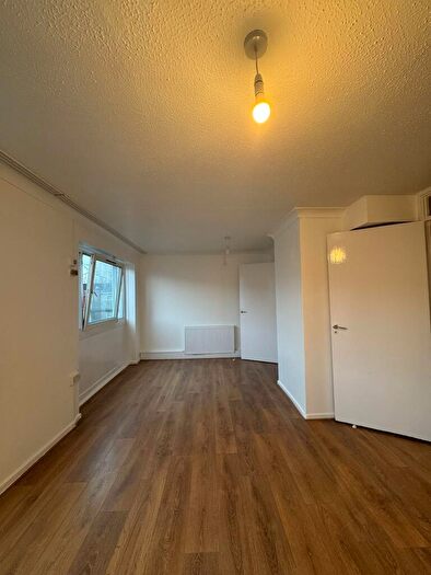 3 Bedroom Flat To Rent In Osward Place, London, N9