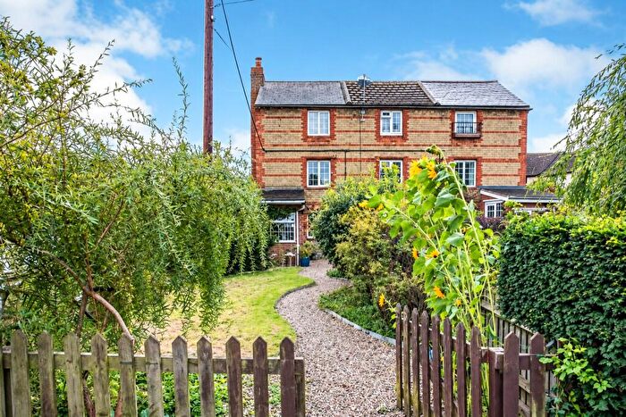 3 Bedroom End Of Terrace House For Sale In West Street, Steeple Claydon, Buckingham, MK18