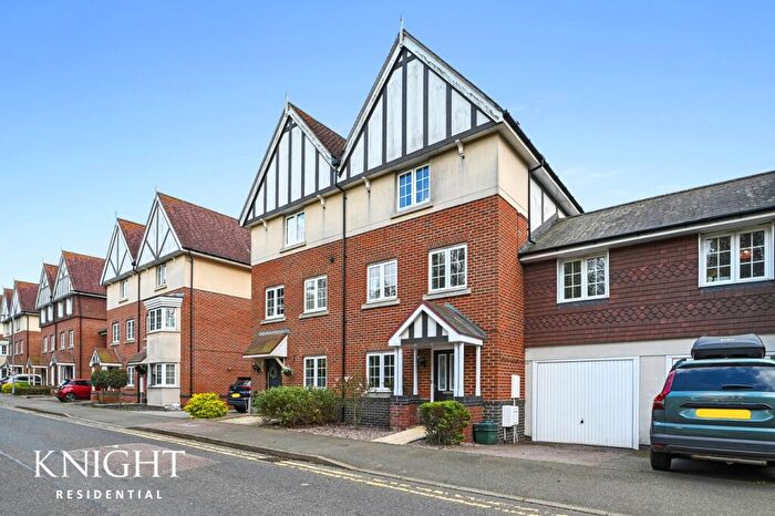 4 Bedroom Semi Detached House For Sale In Apprentice Drive, Colchester, CO4