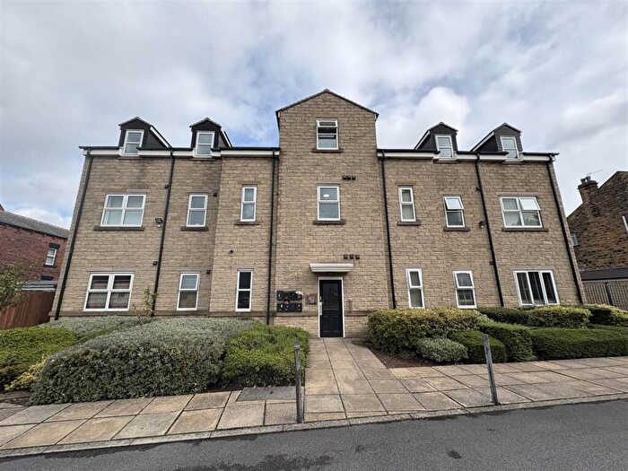2 Bedroom Apartment For Sale In Heathcliffe Court, Bruntcliffe Road, Morley, LS27