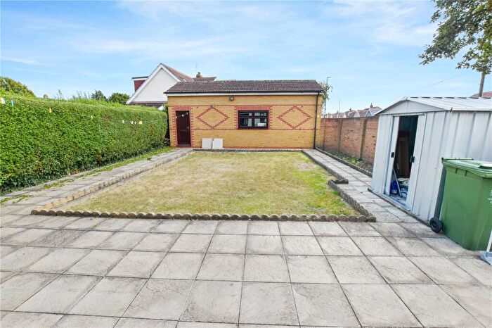 5 Bedroom Semi-Detached House For Sale In Brampton Road, Bexleyheath, DA7