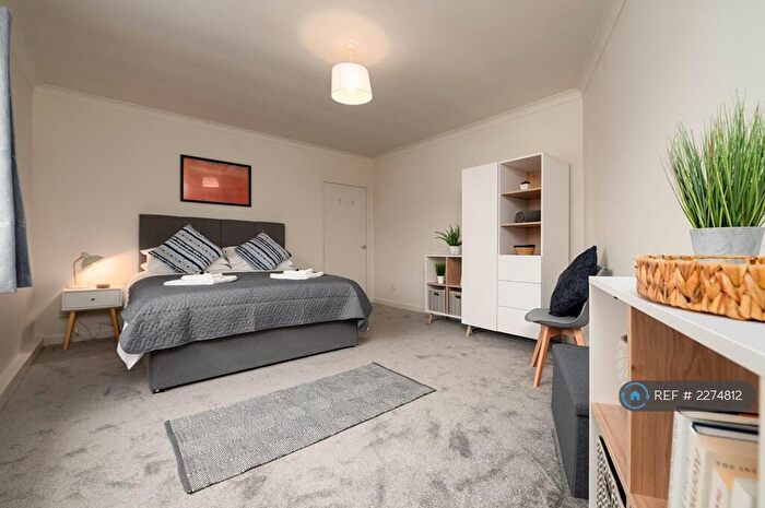 2 Bedroom Flat To Rent In Watling Street, Two Gates, Tamworth, B77