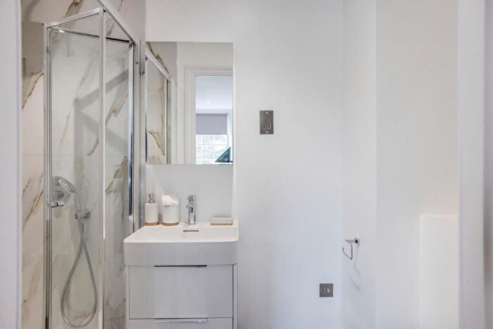 Studio To Rent In Clare Hall Manor, Hertfordshire, EN6