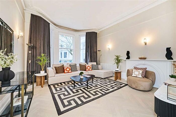 4 Bedroom Flat To Rent In Southwell Gardens, South Kensington, SW7