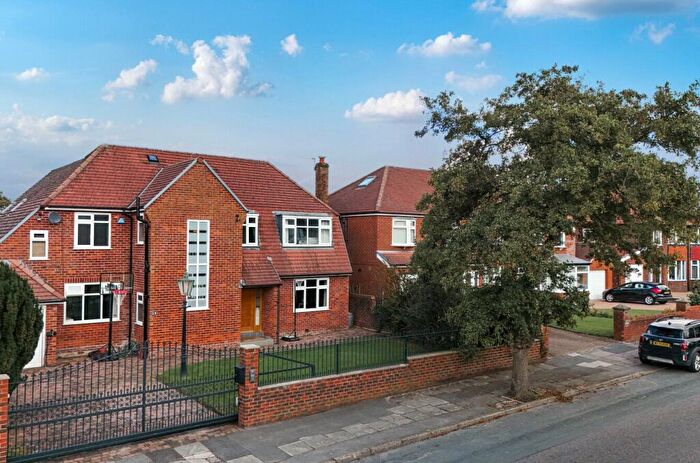 5 Bedroom Detached House For Sale In Mainway, Alkrington, Middleton, Manchester, M24