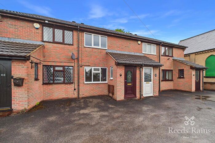 2 Bedroom Terraced House For Sale In Newbold Road, Chesterfield, Derbyshire, S41