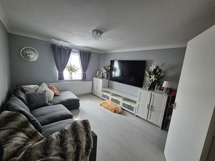 1 Bedroom Flat For Sale In Lowden Road, Southall, UB1